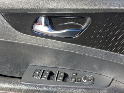 Used 2021 Kia Forte GT image 12