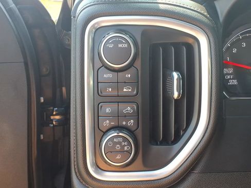 Used 2020 Chevrolet Silverado 1500 LTZ w/ LTZ Convenience Package AWD/4WD image 15