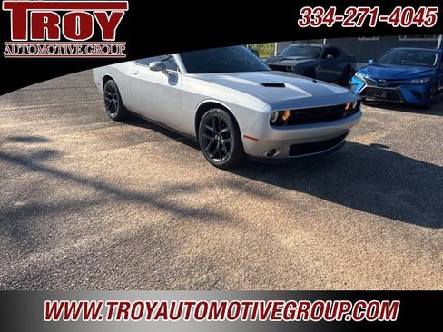 Used 2020 Dodge Challenger SXT w/ Blacktop Package image 8