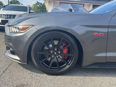 Used 2017 Ford Mustang GT Premium w/ Black Accent Package RWD image 18