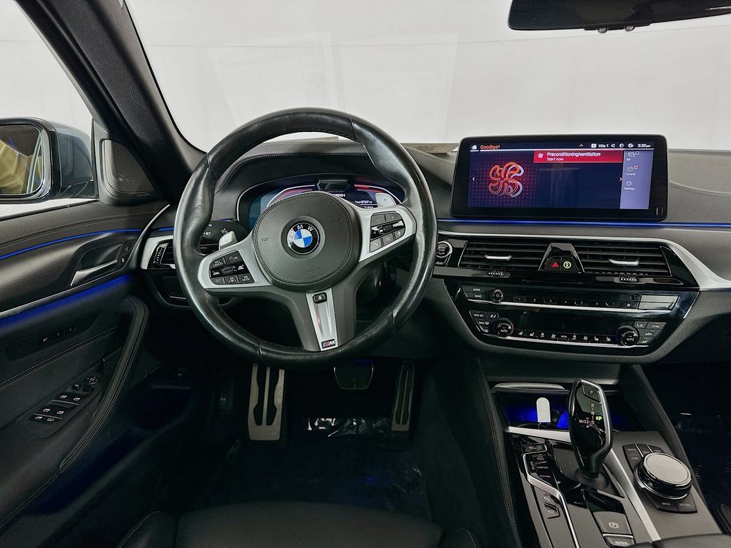 Used 2023 BMW M550i xDrive w/ Executive Package AWD/4WD image 31