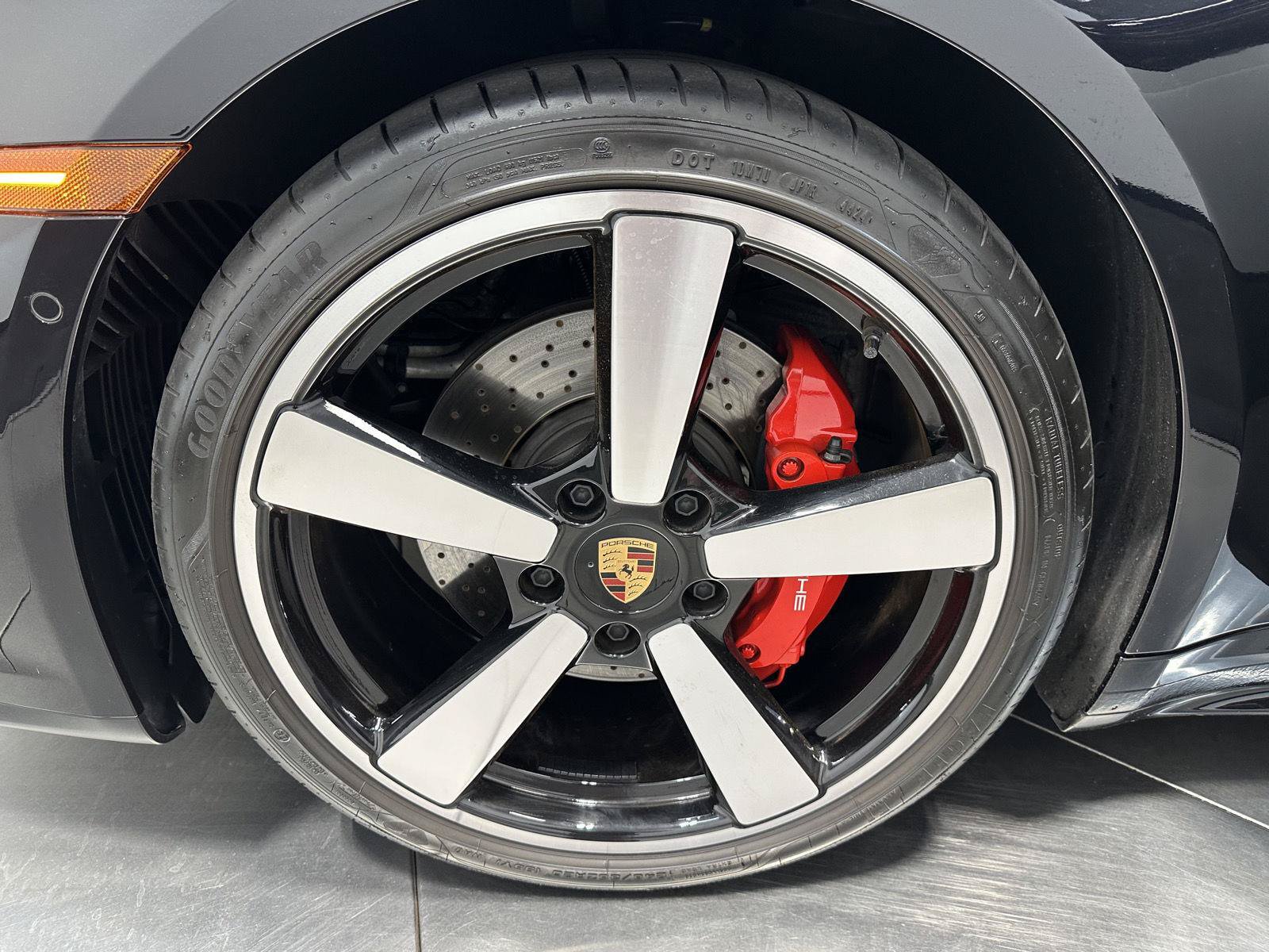 Certified 2025 Porsche 911 Carrera w/ Premium Package RWD image 11