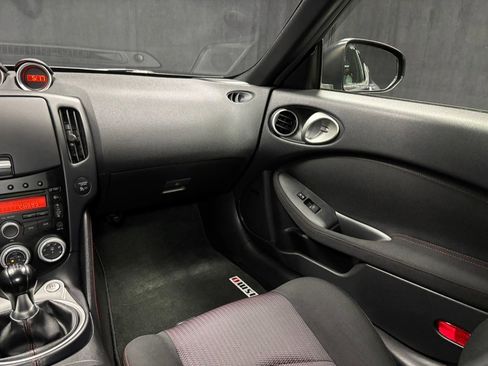 Used 2013 Nissan 370Z NISMO w/ Bose Pkg image 31