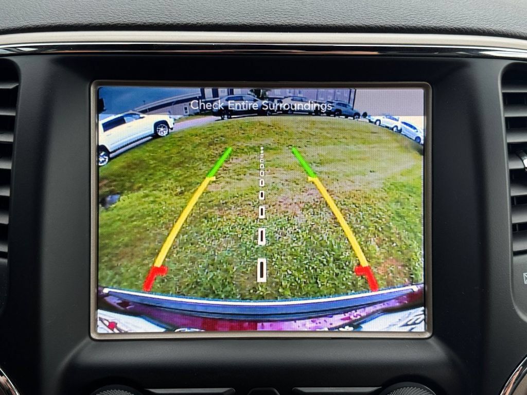 Used 2017 Jeep Grand Cherokee Limited AWD/4WD image 22