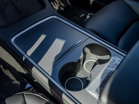 Used 2023 Tesla Model 3 Performance image 11