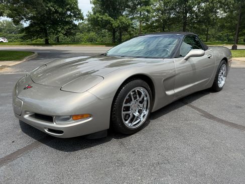 Used 1999 Chevrolet Corvette Convertible w/ Memory Pkg RWD image 13
