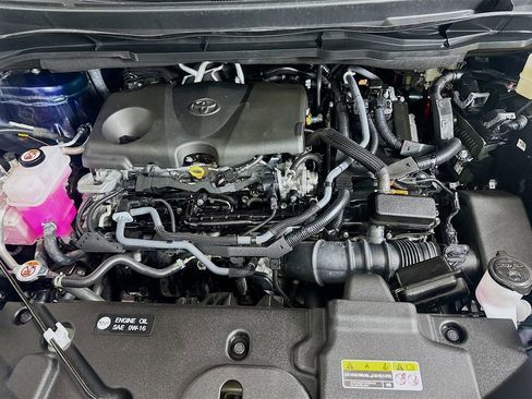 Certified 2025 Toyota Sienna XLE image 31