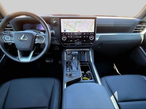 Used 2025 Lexus GX 550 w/ Accessory Package (2T) AWD/4WD image 16