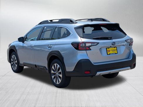 Used 2025 Subaru Outback Limited AWD/4WD image 5