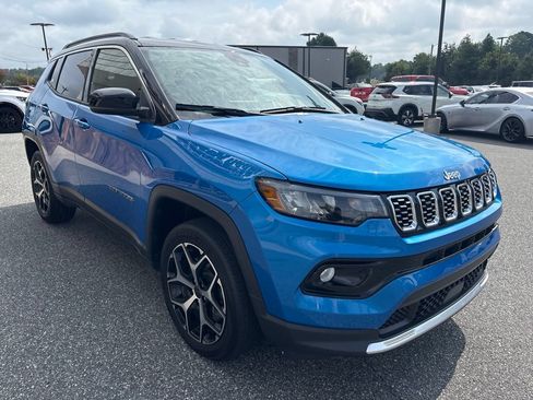 Used 2025 Jeep Compass Limited AWD/4WD image 11