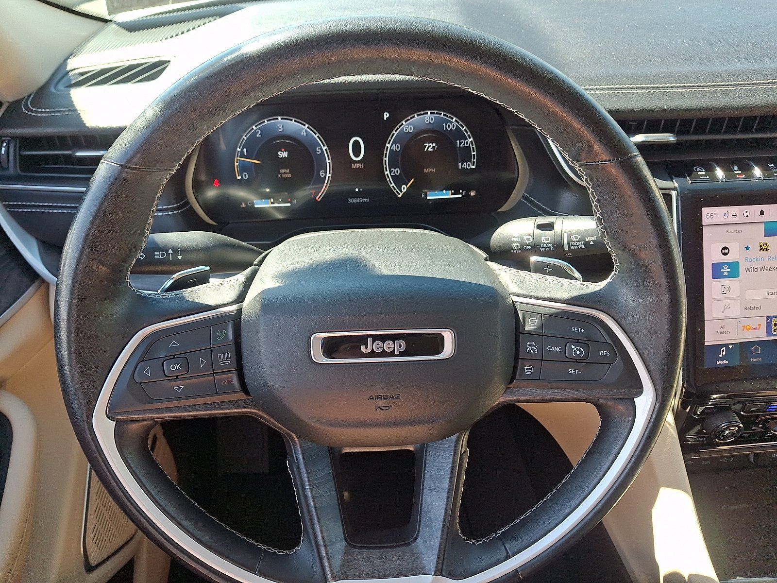 Used 2021 Jeep Grand Cherokee L Limited w/ Luxury Tech Group II AWD/4WD image 22