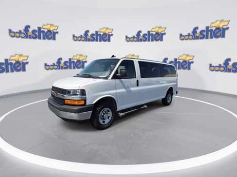 Used 2024 Chevrolet Express 3500 Extended RWD image 9