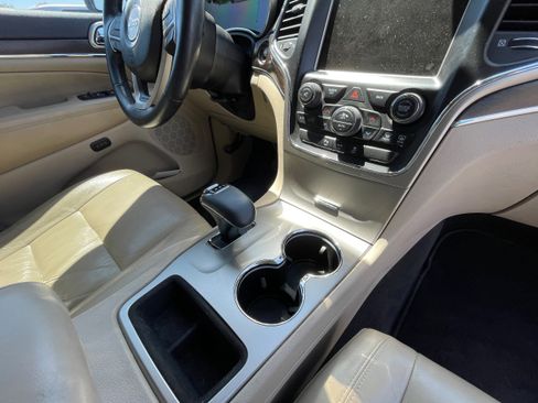 Used 2014 Jeep Grand Cherokee Limited image 25