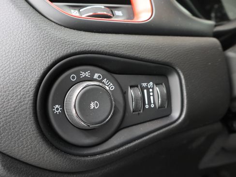 Used 2023 Jeep Renegade Trailhawk w/ Sun/Sound Group image 40