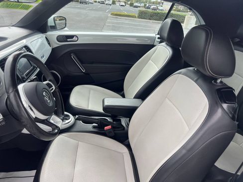 Used 2017 Volkswagen Beetle 1.8T SE FWD image 22