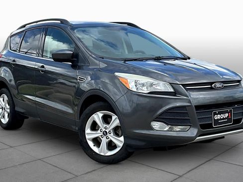 Used 2016 Ford Escape SE w/ SE Leather Comfort Package FWD image 3
