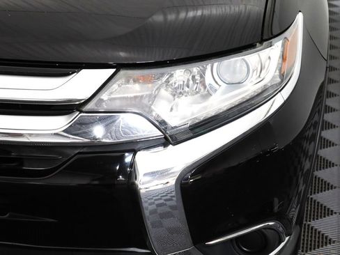 Used 2018 Mitsubishi Outlander ES FWD image 9