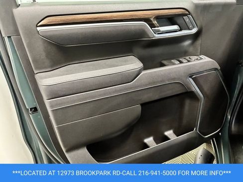 Used 2025 Chevrolet Silverado 1500 LT AWD/4WD image 8