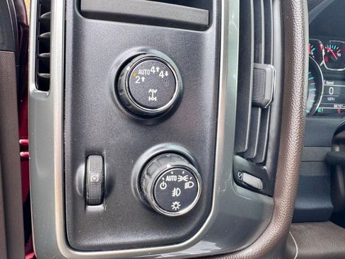 Used 2018 Chevrolet Silverado 1500 LT w/ All Star Edition AWD/4WD image 26