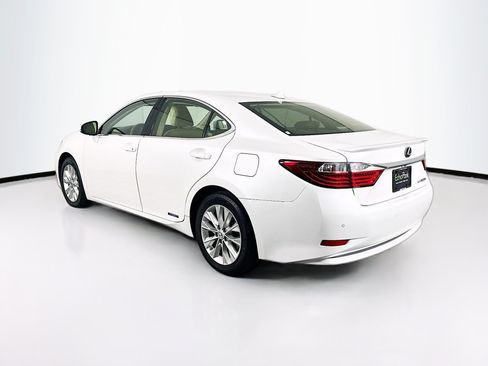 Used 2013 Lexus ES 300h w/ Luxury Pkg FWD image 5