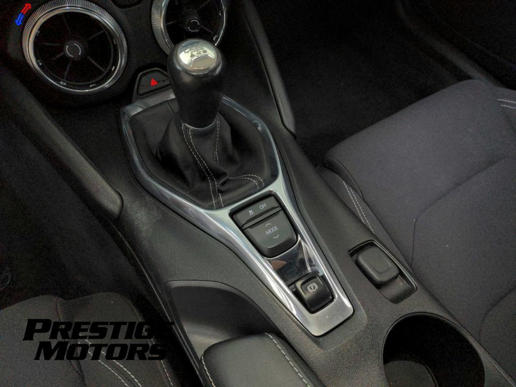 Used 2016 Chevrolet Camaro LT RWD image 31