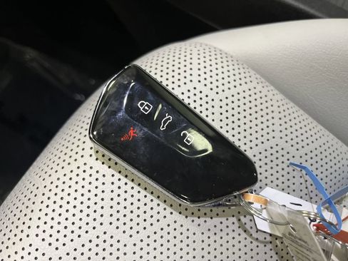 Used 2021 Volkswagen ID.4 Pro S w/ Gradient Package image 28