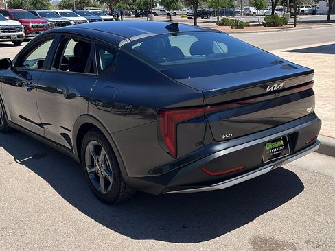 Used 2025 Kia K4 FWD image 6
