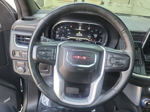 Used 2023 GMC Yukon XL SLT w/ SLT Premium Package image 25