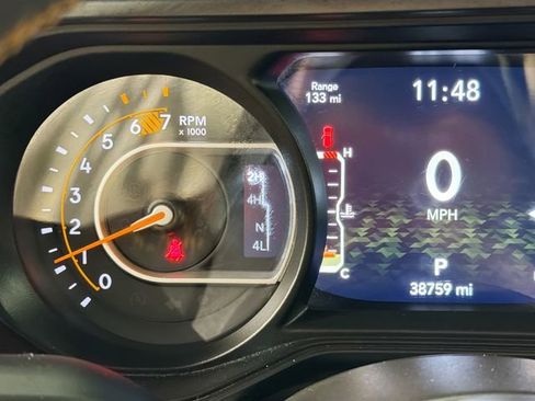 Used 2024 Jeep Wrangler Unlimited Sahara AWD/4WD image 13