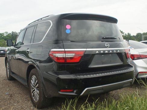 Used 2023 Nissan Armada SL w/ Captain's Chairs Package AWD/4WD image 3