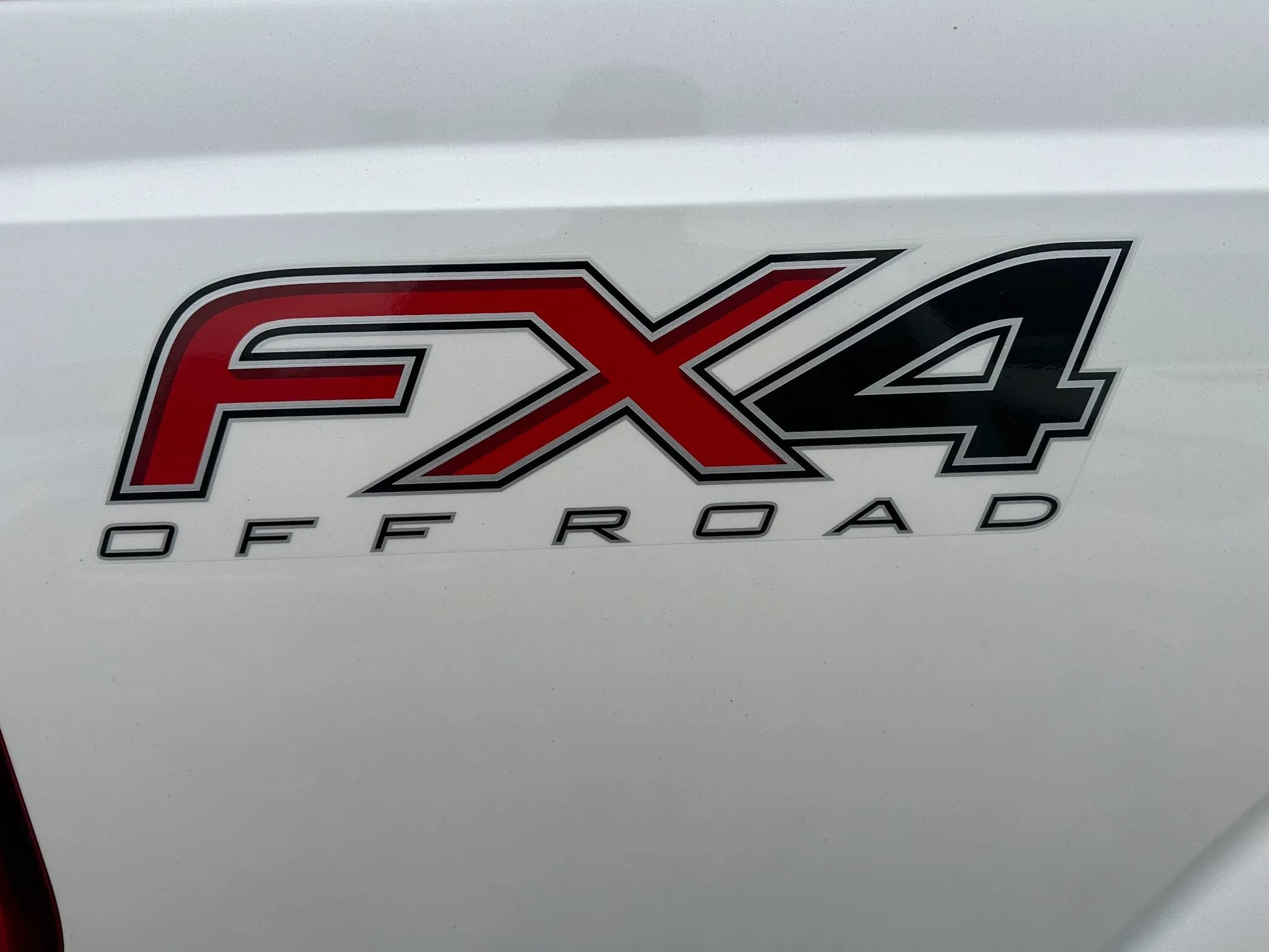 Used 2015 Ford F250 Lariat w/ Lariat Ultimate Package AWD/4WD image 28