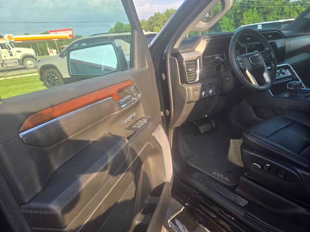 Used 2023 GMC Sierra 1500 Denali AWD/4WD image 6
