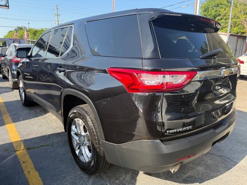 Used 2018 Chevrolet Traverse LS FWD image 3