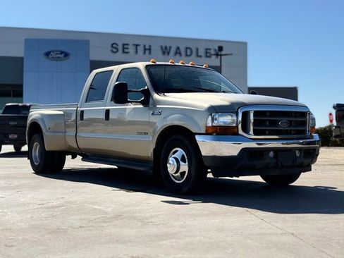 Used 2001 Ford F350 XLT image 1
