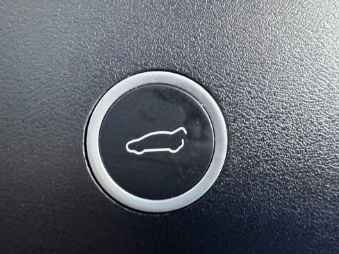 Used 2017 Tesla Model X 75D image 27