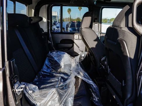 New 2026 Jeep Gladiator Mojave w/ Safety Group image 20