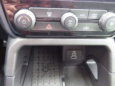 Used 2025 Ford Ranger XLT w/ FX4 Off-Road Package image 18