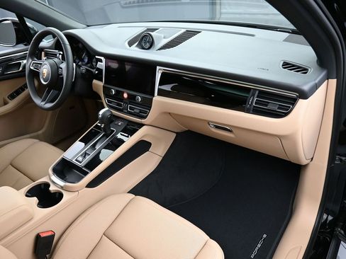 New 2026 Porsche Macan image 31