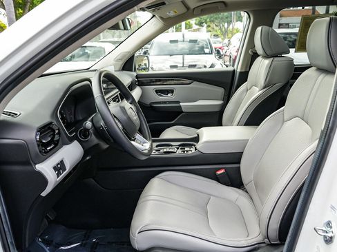 Used 2024 Honda Pilot Elite image 17