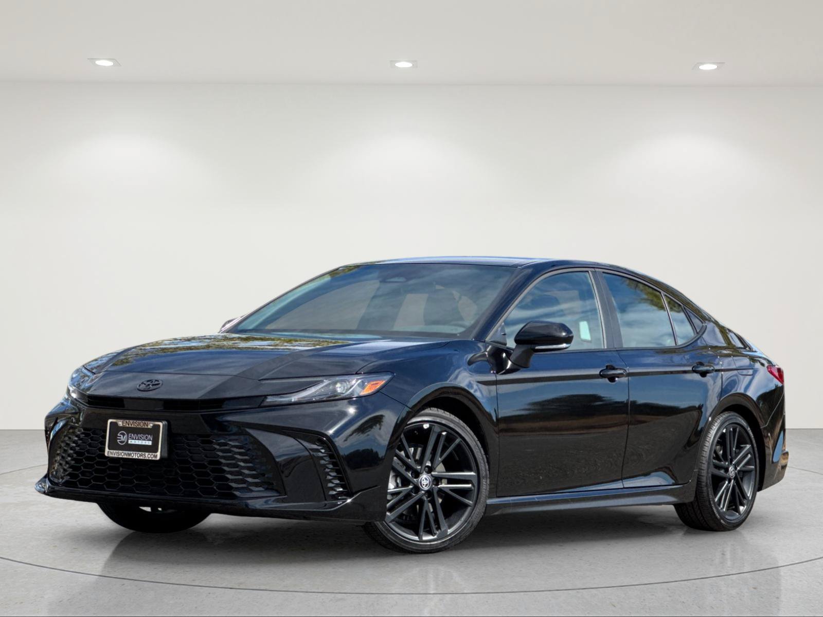 Used 2026 Toyota Camry Hybrid w/ Convenience Package FWD image 2