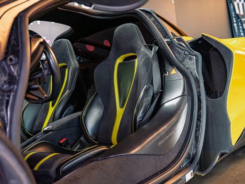 Used 2018 McLaren 720S Performance image 12