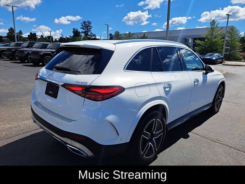 Used 2024 Mercedes-Benz GLC 300 4MATIC image 3