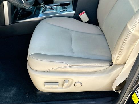 Used 2020 Toyota 4Runner SR5 image 19