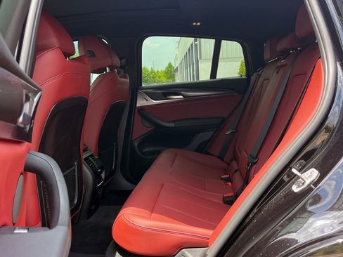 Used 2024 BMW X4 xDrive30i w/ M Sport Package AWD/4WD image 19