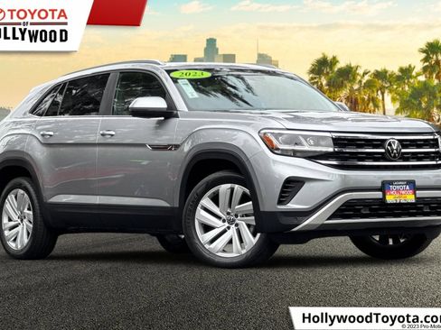 Used 2023 Volkswagen Atlas Cross Sport SE w/ Panoramic Sunroof Package FWD image 1