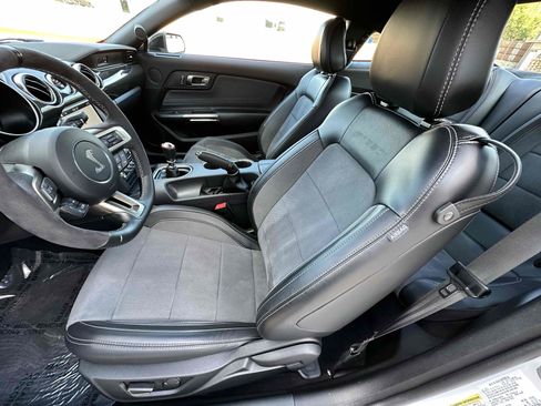 Used 2019 Ford Mustang Shelby GT350 w/ Technology Package RWD image 40