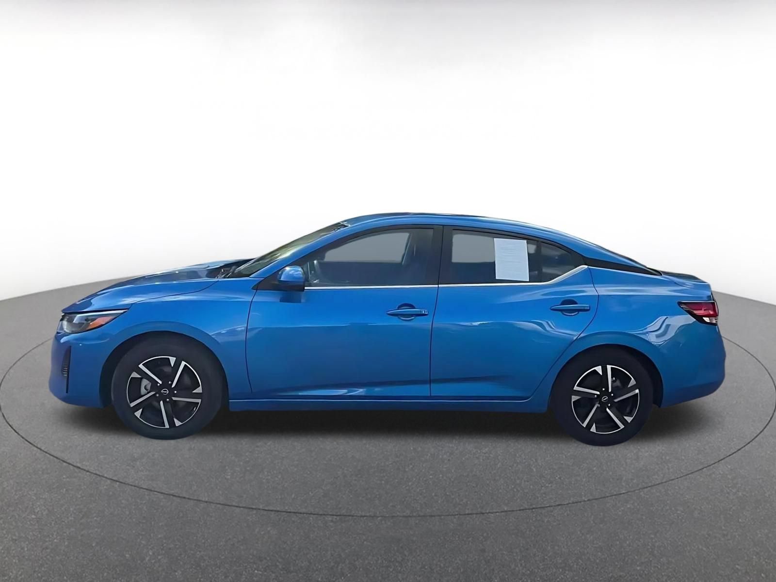 Used 2025 Nissan Sentra SV FWD image 8
