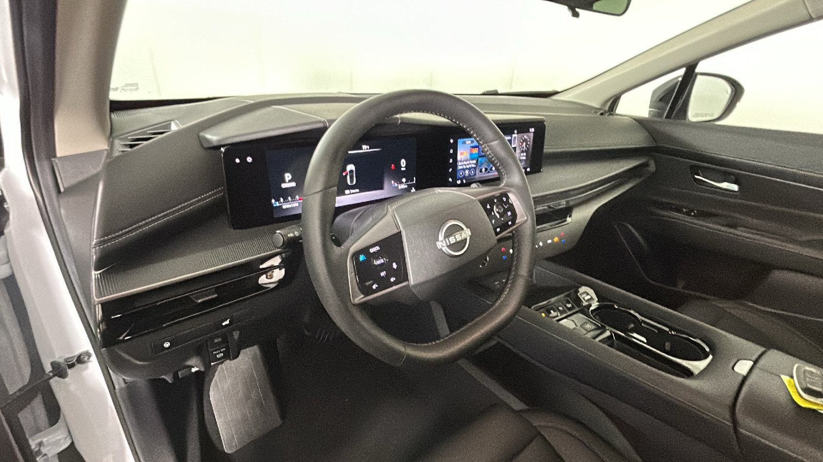 Used 2025 Nissan Murano SV FWD image 16