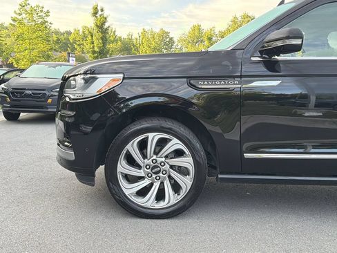Used 2024 Lincoln Navigator Reserve AWD/4WD image 8