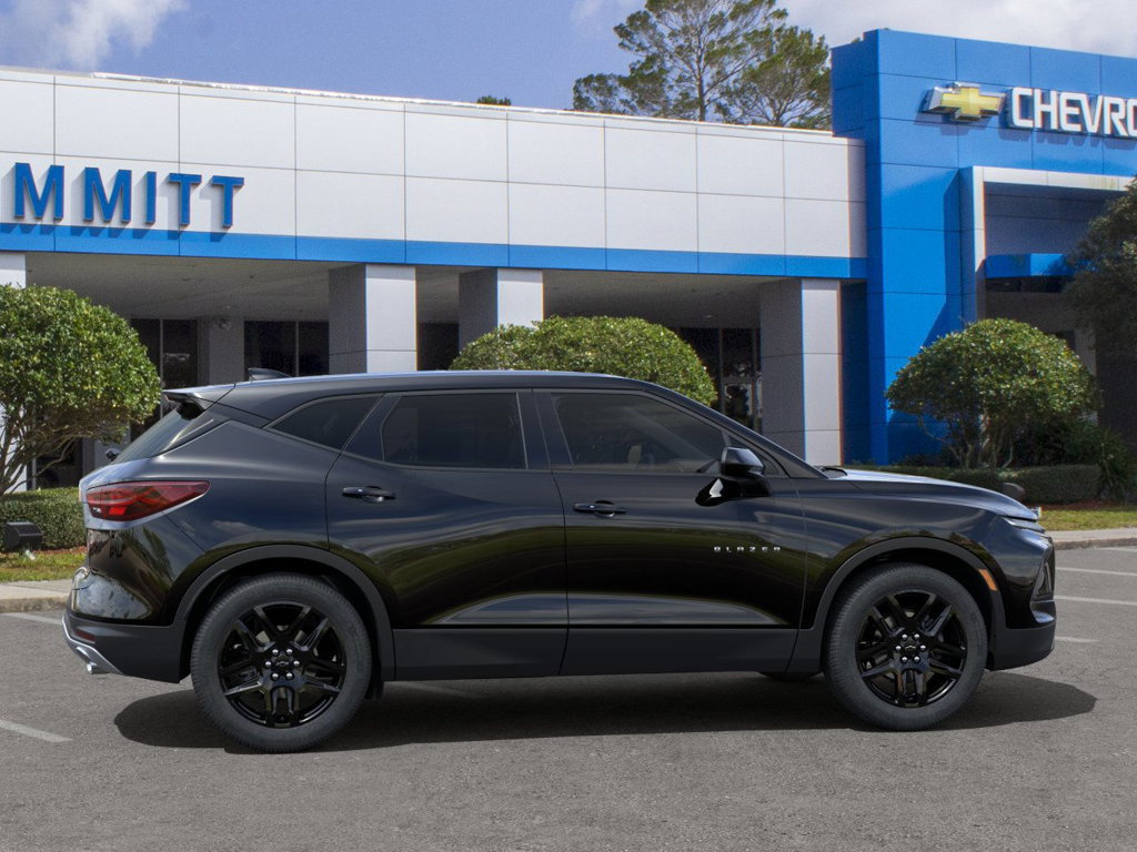 Certified 2025 Chevrolet Blazer LT FWD image 6